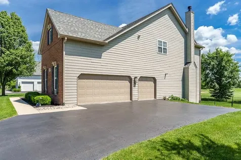 3515 Tournament Drive Elgin IL 60124
