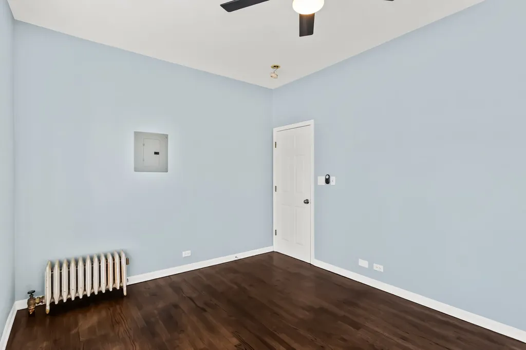 845 West Belle Plaine Avenue Chicago IL 60613