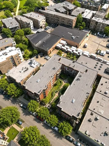 845 West Belle Plaine Avenue Chicago IL 60613