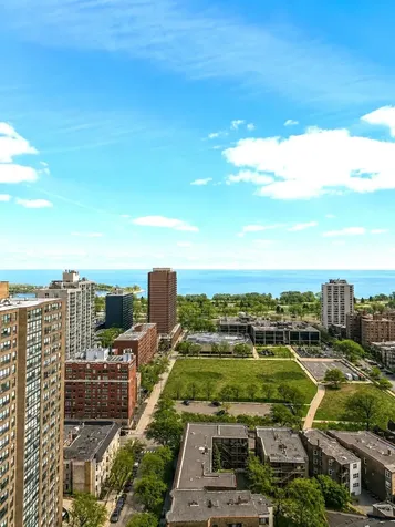 845 West Belle Plaine Avenue Chicago IL 60613