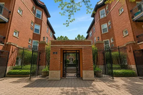 845 West Belle Plaine Avenue Chicago IL 60613