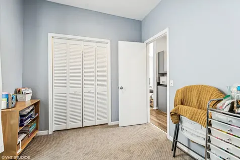 1815 West Henderson Street Chicago IL 60657