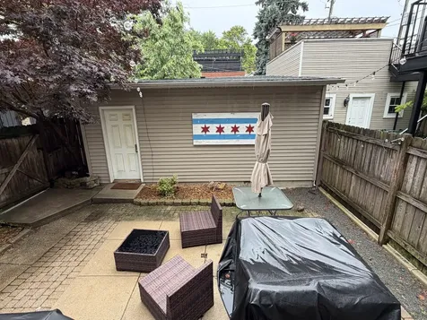 1815 West Henderson Street Chicago IL 60657