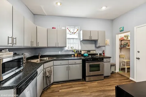 1815 West Henderson Street Chicago IL 60657