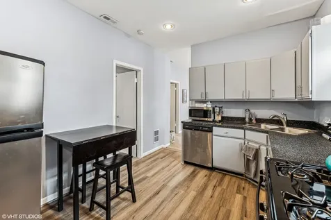 1815 West Henderson Street Chicago IL 60657