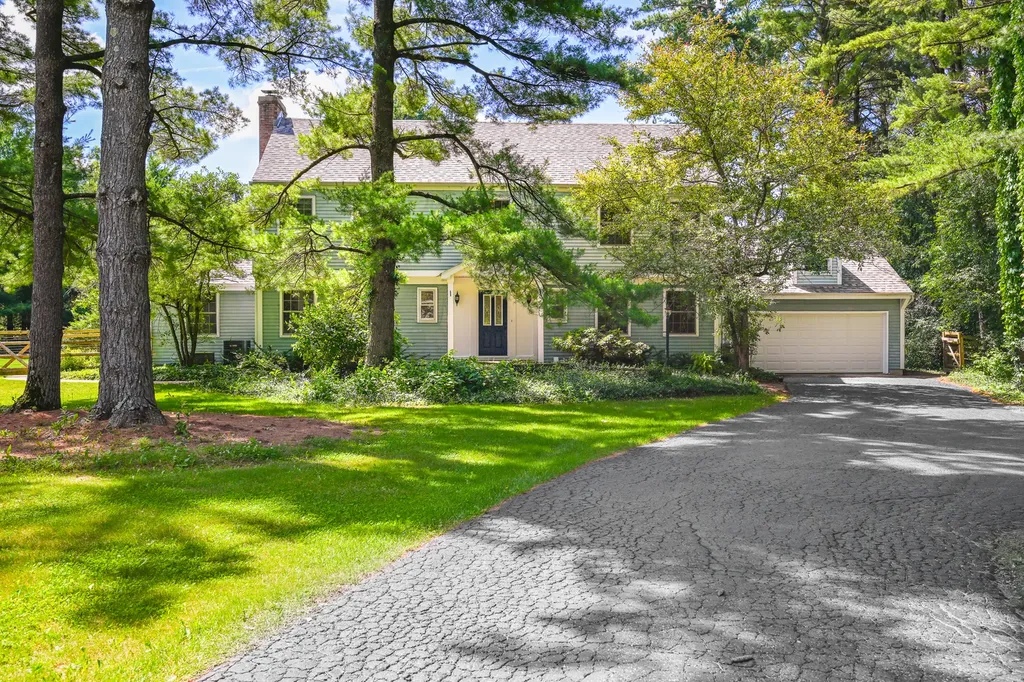 8307 Concord Drive Bull Valley IL 60098