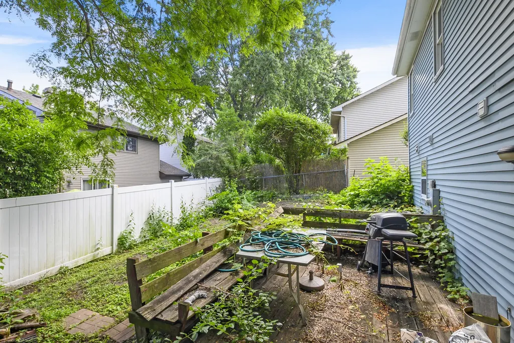 401 Fernwood Drive Westmont IL 60559