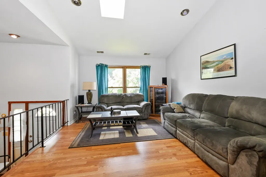 401 Fernwood Drive Westmont IL 60559