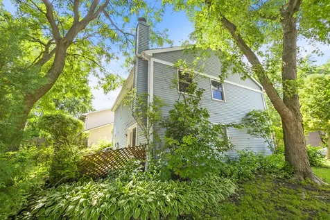 401 Fernwood Drive Westmont IL 60559