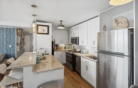 3950 North Lake Shore Drive Chicago IL 60613