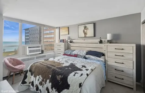 3950 North Lake Shore Drive Chicago IL 60613
