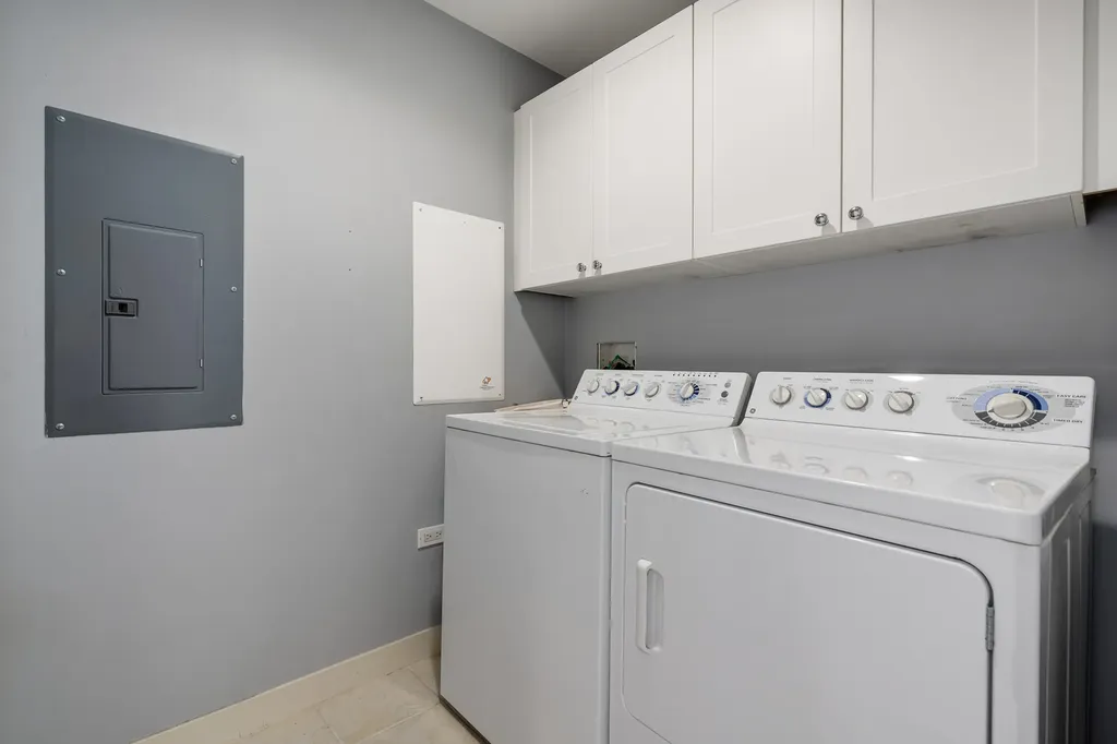 737 West Washington Boulevard Chicago IL 60661