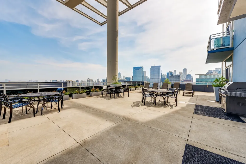 737 West Washington Boulevard Chicago IL 60661