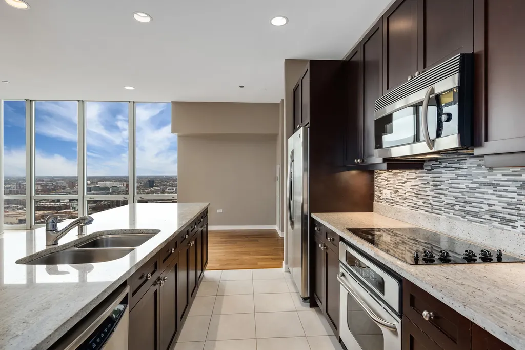 737 West Washington Boulevard Chicago IL 60661