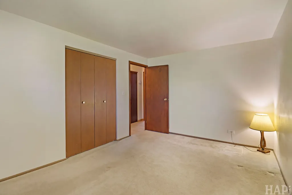 808 West Weathersfield Way Schaumburg IL 60193