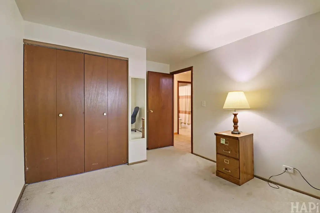 808 West Weathersfield Way Schaumburg IL 60193
