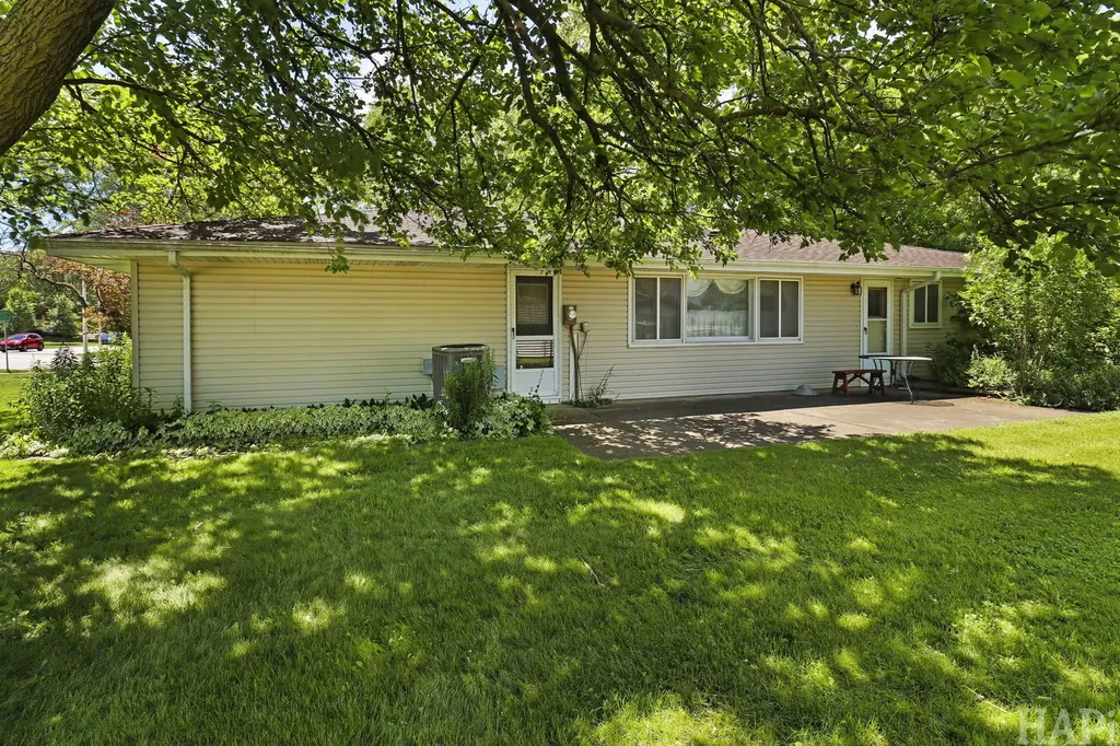808 West Weathersfield Way Schaumburg IL 60193