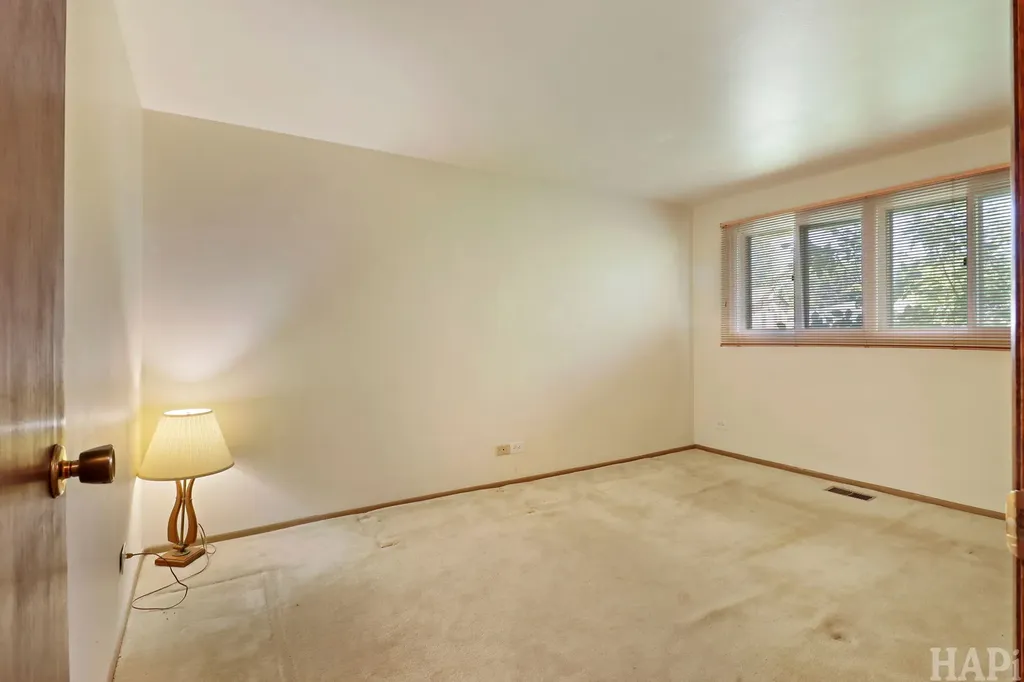 808 West Weathersfield Way Schaumburg IL 60193