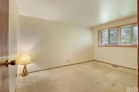 808 West Weathersfield Way Schaumburg IL 60193