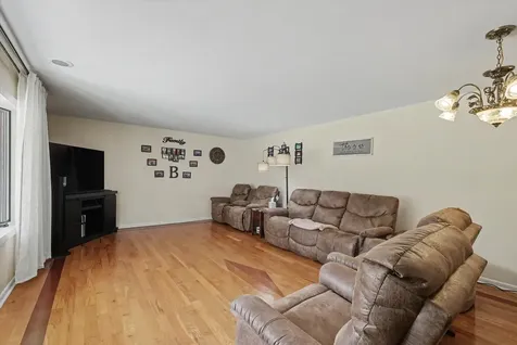 806 Adams Court Monticello IL 61856