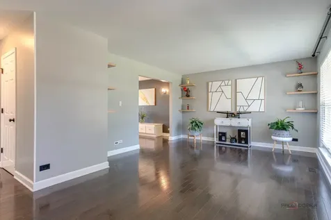 360 Southwind Court Lake Villa IL 60046