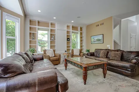 28831 North Spyglass Circle Ivanhoe IL 60060