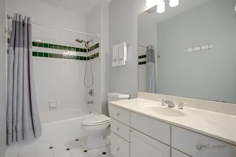 28831 North Spyglass Circle Ivanhoe IL 60060