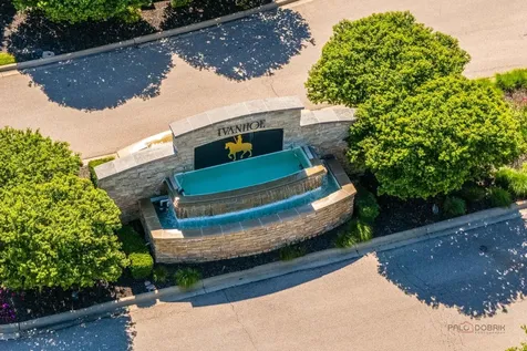 28831 North Spyglass Circle Ivanhoe IL 60060