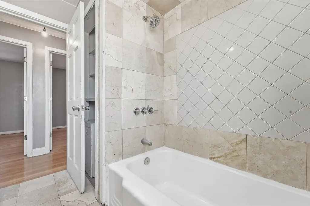 6359 South Kilbourn Avenue Chicago IL 60629