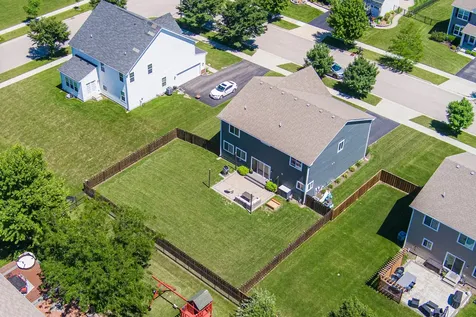 162 Hibiscus Lane Elgin IL 60124