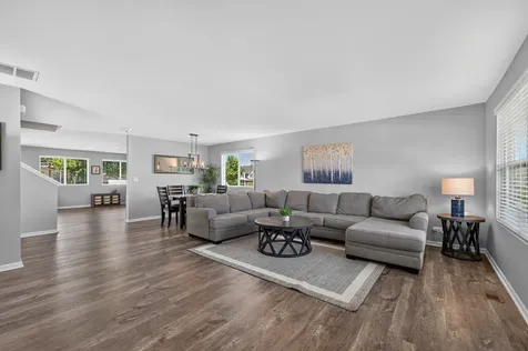 162 Hibiscus Lane Elgin IL 60124