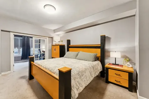 934 West Agatite Avenue Chicago IL 60640
