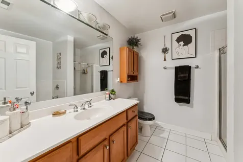 934 West Agatite Avenue Chicago IL 60640