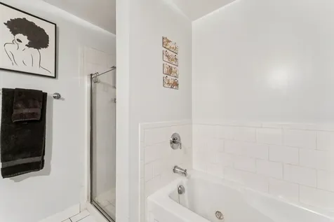934 West Agatite Avenue Chicago IL 60640