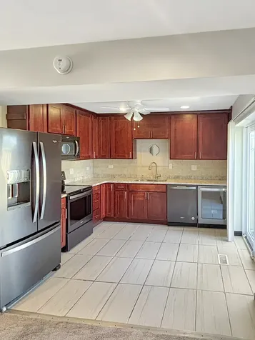 905 Abingdon Court Gurnee IL 60031