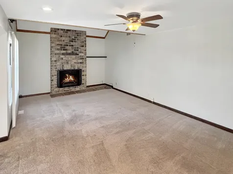 905 Abingdon Court Gurnee IL 60031