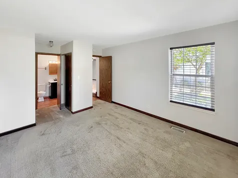905 Abingdon Court Gurnee IL 60031