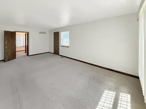 905 Abingdon Court Gurnee IL 60031
