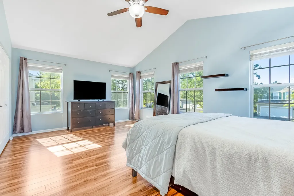 2743 Mcclennan Court Naperville IL 60563