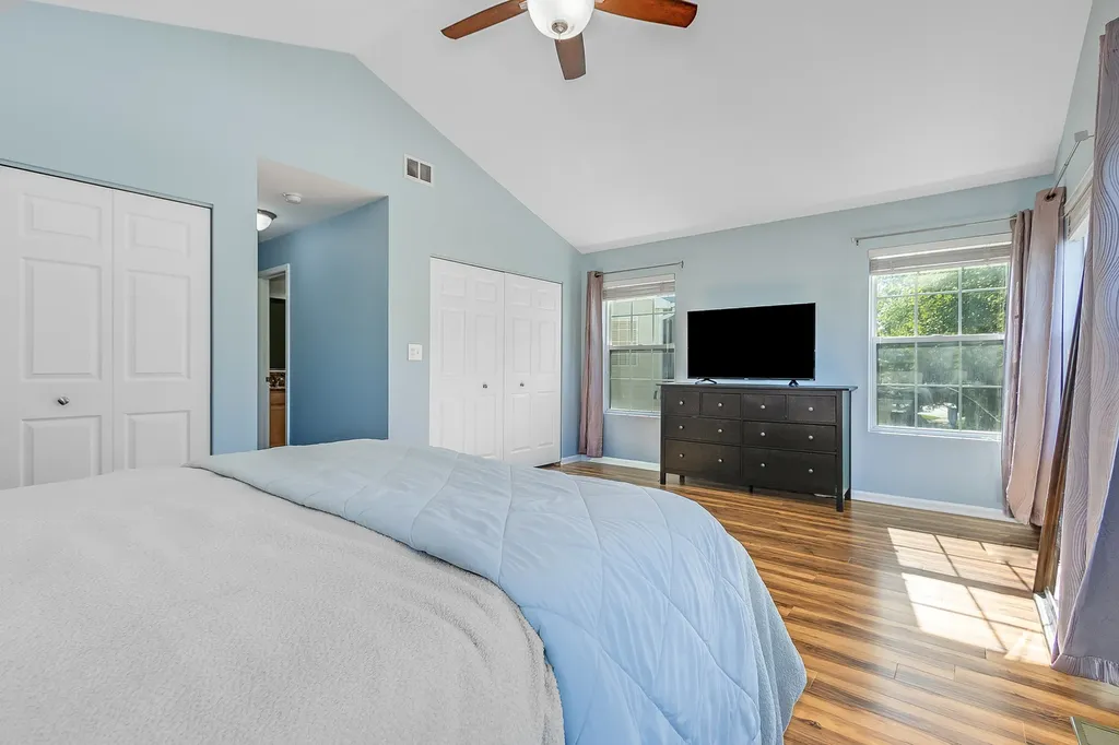 2743 Mcclennan Court Naperville IL 60563