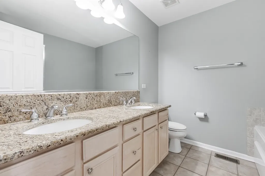 2743 Mcclennan Court Naperville IL 60563