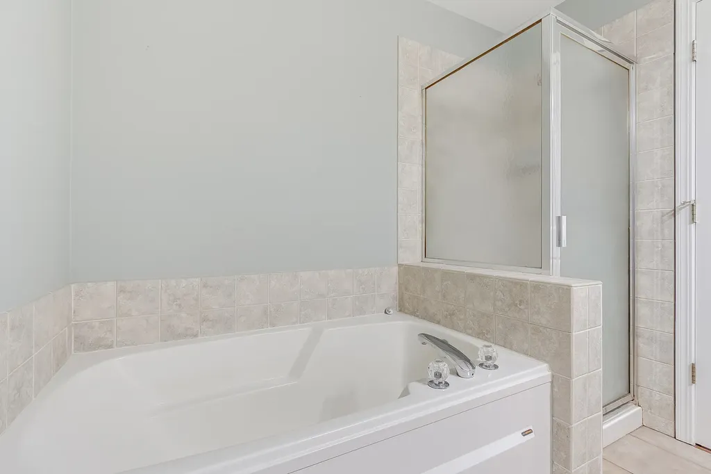 2743 Mcclennan Court Naperville IL 60563