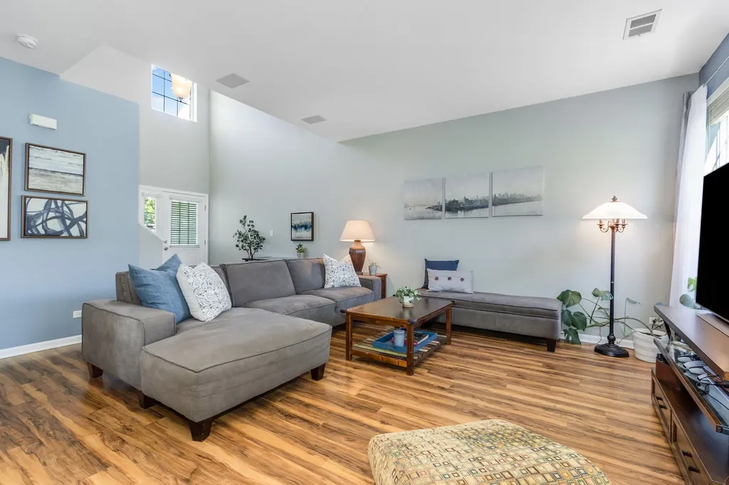 2743 Mcclennan Court Naperville IL 60563