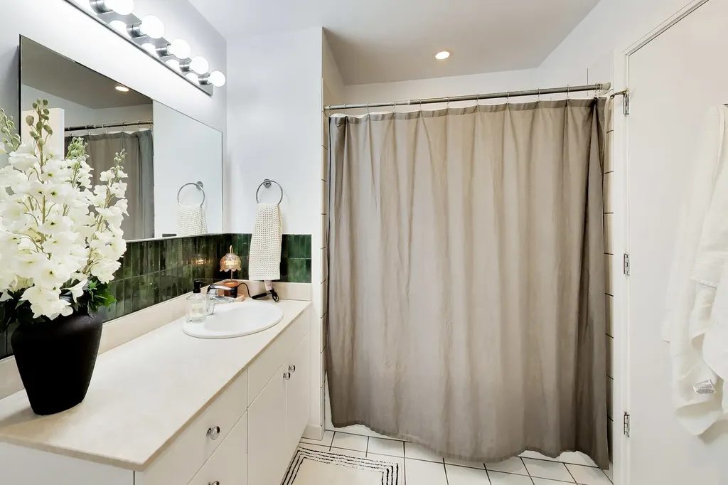 8 East Randolph Street Chicago IL 60601
