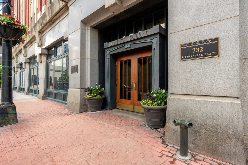 732 South Financial Place Chicago IL 60605