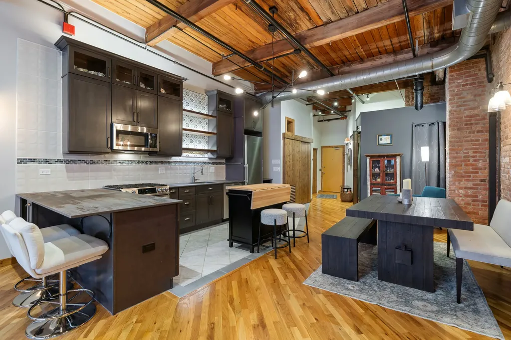 732 South Financial Place Chicago IL 60605