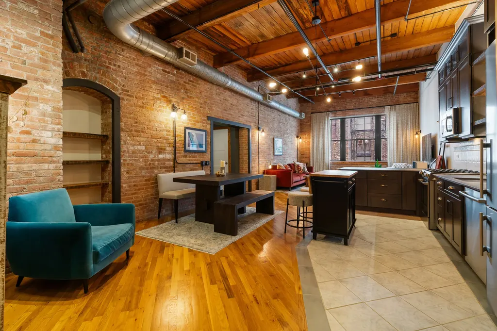 732 South Financial Place Chicago IL 60605