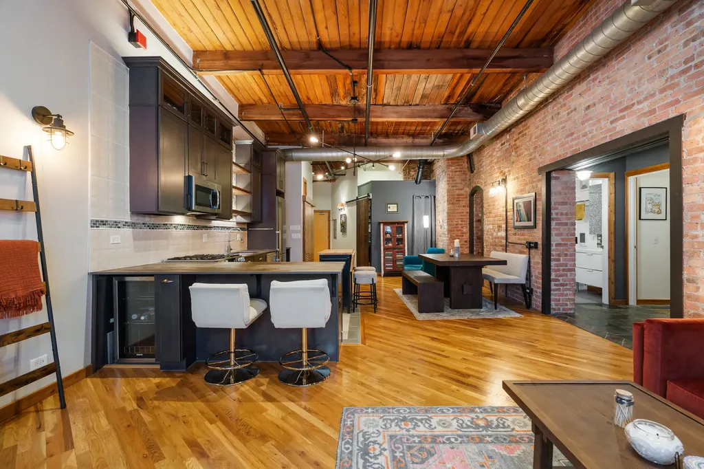 732 South Financial Place Chicago IL 60605