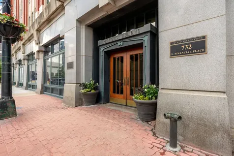 732 South Financial Place Chicago IL 60605