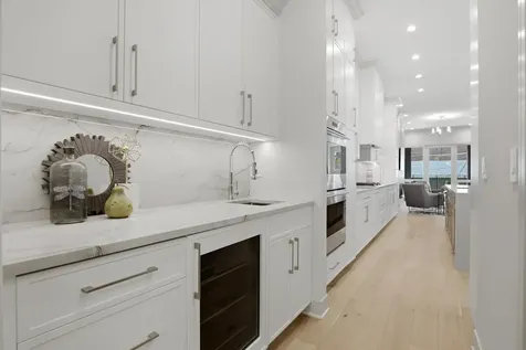 4442 North Greenview Avenue Chicago IL 60640